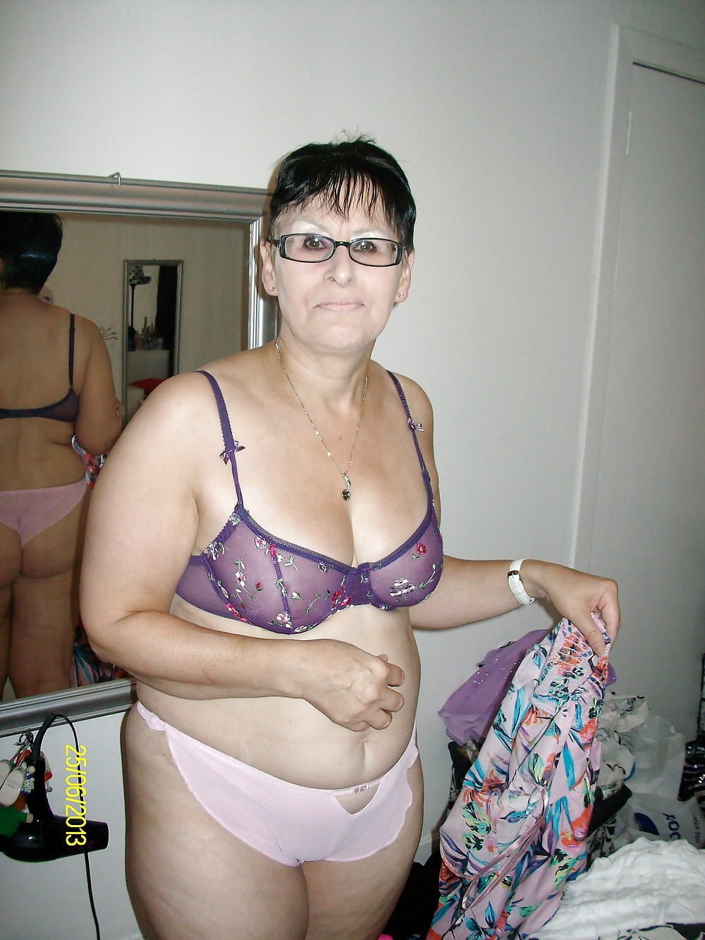 Mature UK wife poses for hubby, Marion #Gxz4uAgU