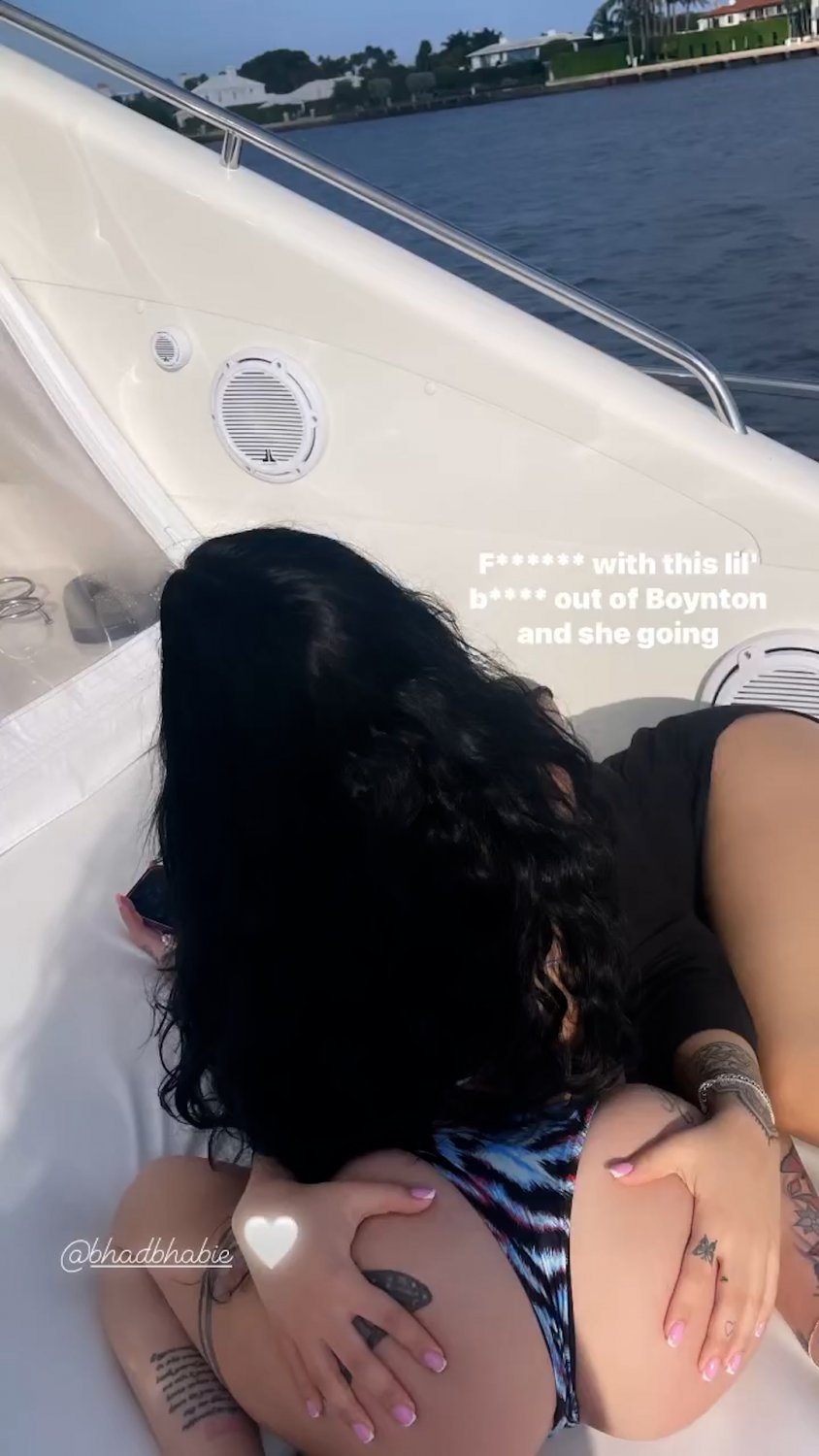 Bhad BB and her Thot friends Hannah Twerking on Boat - EroMe