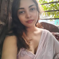 Indian Girlfriend Topless - Indian Girlfriend - Porn Photos & Videos - EroMe