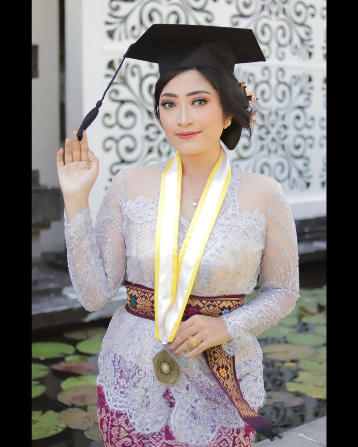 kakak kebaya cantik banget - Vídeos e Fotos Pornô - EroMe