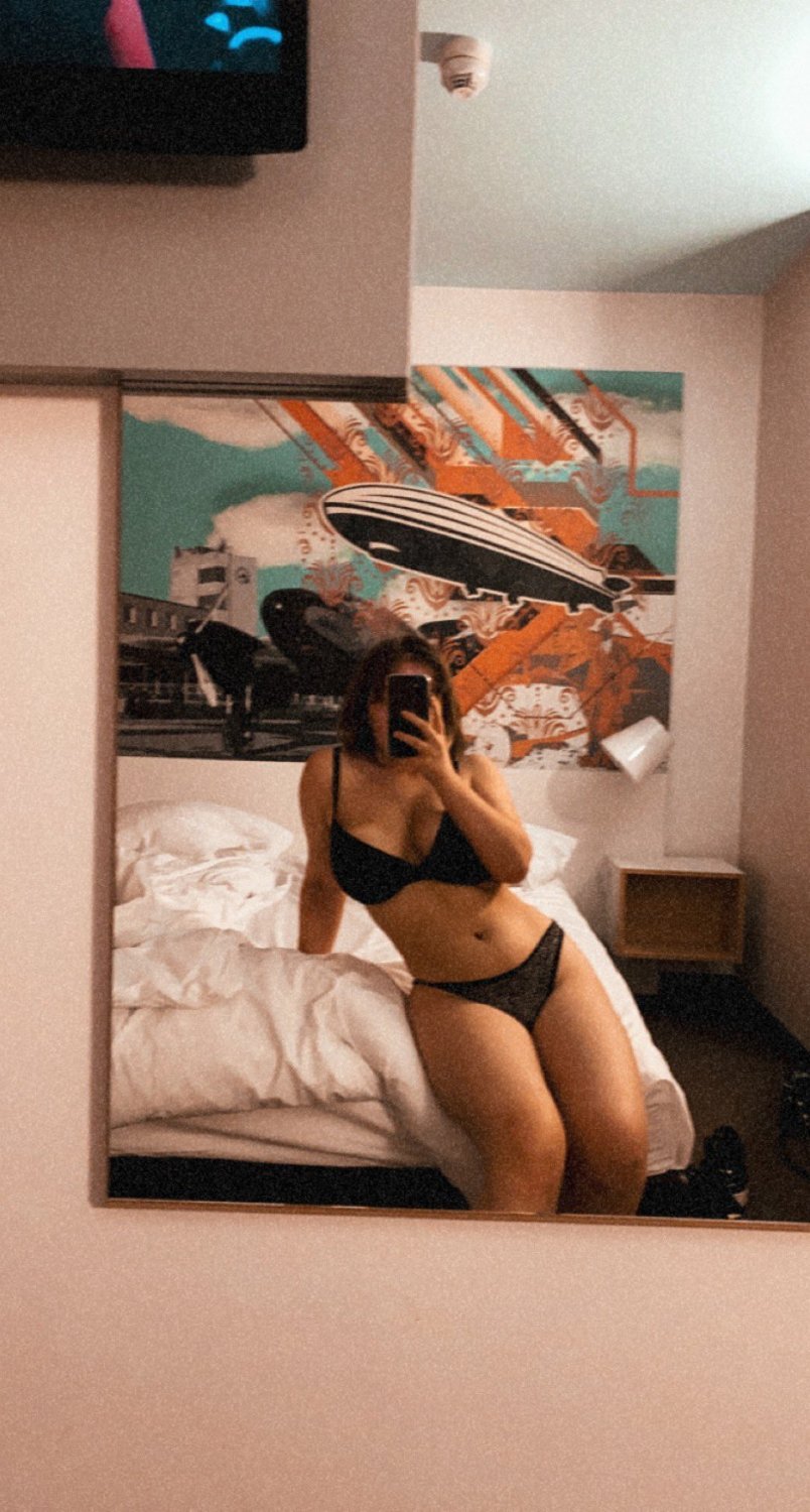 Leonie 23yo #VVx6ZSbJ