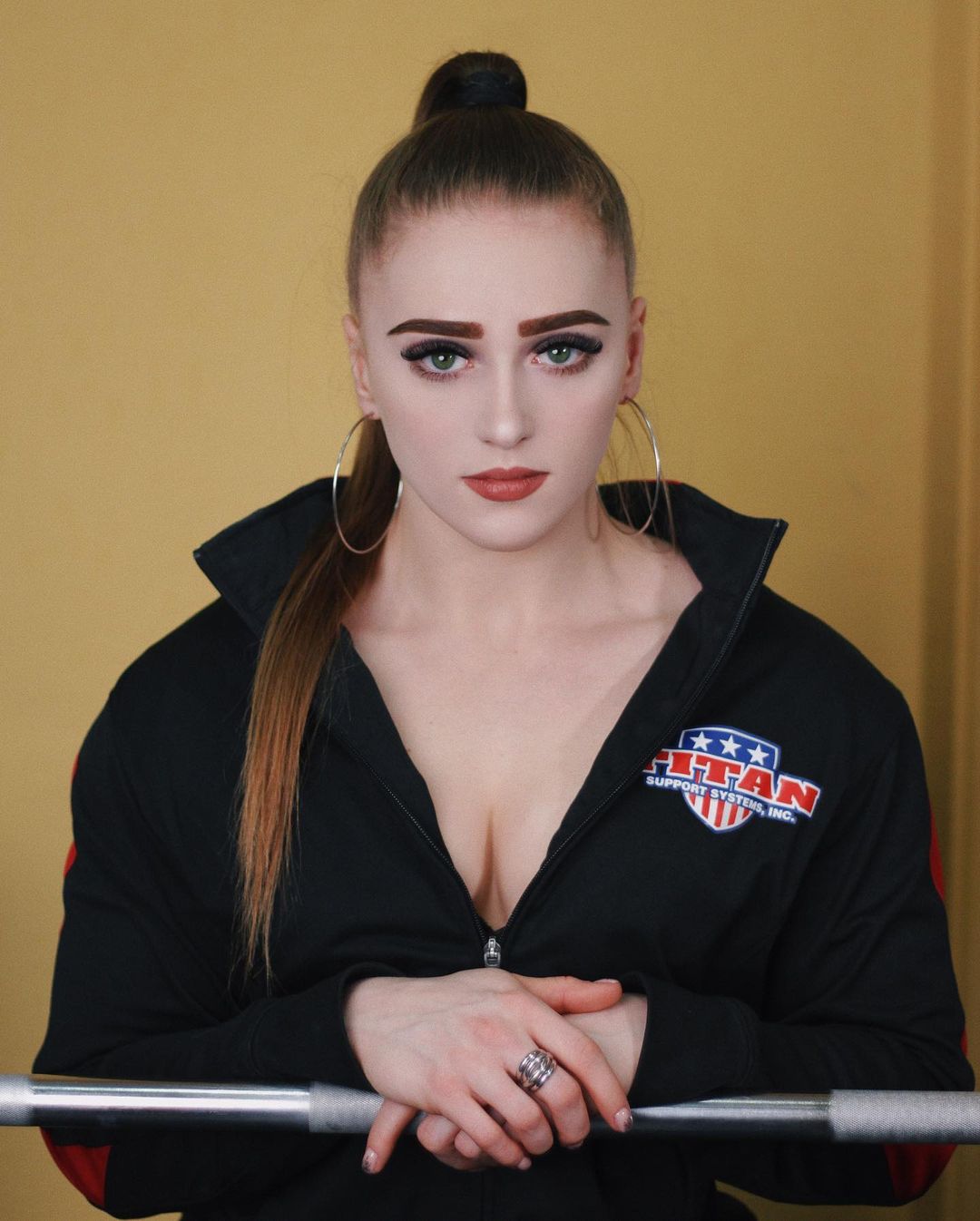 Julia Vins - Porn Videos & Photos - EroMe